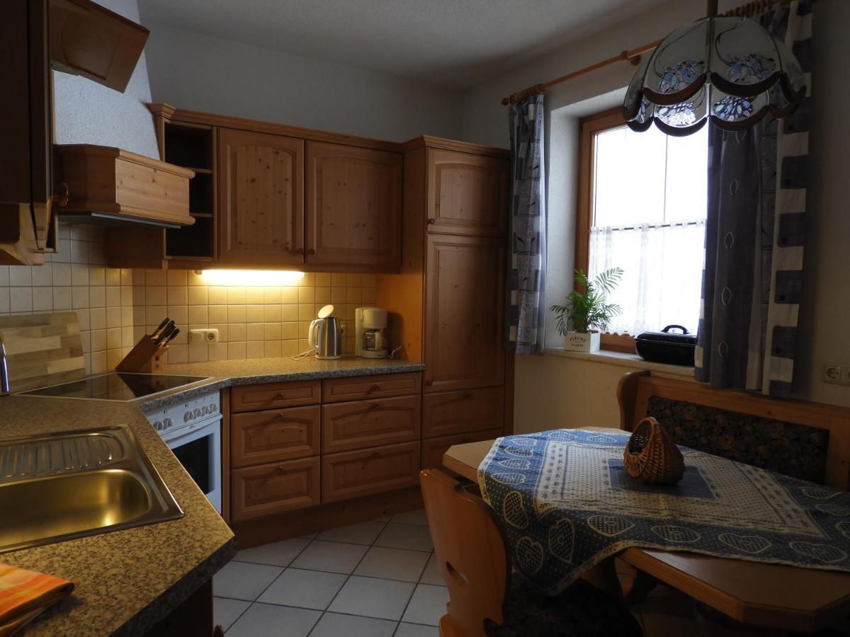 Apartamento Haus Goldeck Lermoos Exterior foto